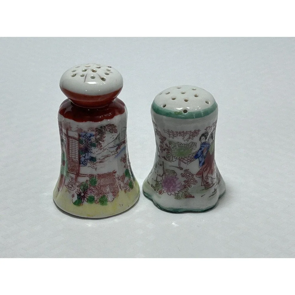 Vintage Japanese Geisha Themed‎ Salt & Pepper Shakers, Ceramic - PRE-OWNED